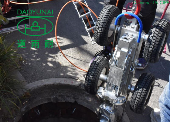 Il portatile si buca la macchina fotografica del cingolo della fogna per diametri della rete municipale di ispezione del tubo i grandi